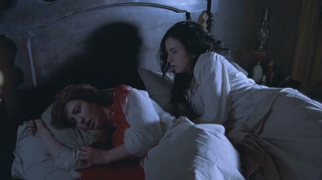 Кадр из фильма Рождение оборотня / Ginger Snaps Back: The Beginning (2004)