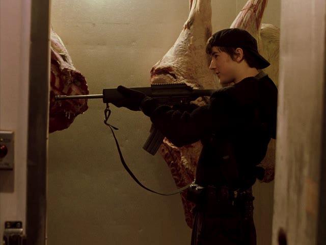 Кадр из фильма Слон / L'éléphant et les quatre aveugles (2004)