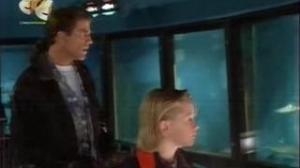 Кадры из фильма Как справиться с отцом / Getting Even with Dad (1994)
