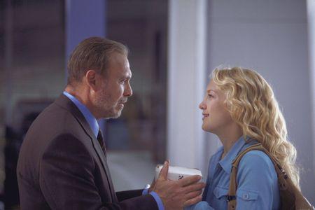 Кадр из фильма Модная мамочка / Raising Helen (2004)