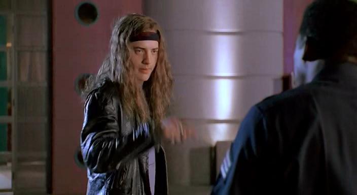 Кадр из фильма Пустоголовые / Airheads (1994)
