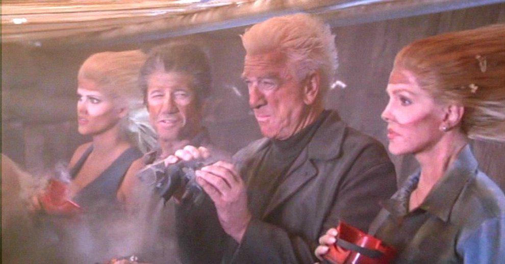 Кадр из фильма Голый пистолет 33 1/3: последний выпад / Naked Gun 33 1/3: The Final Insult (1994)