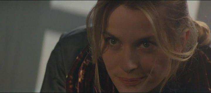 Кадр из фильма Скорость падения / Terminal Velocity (1994)
