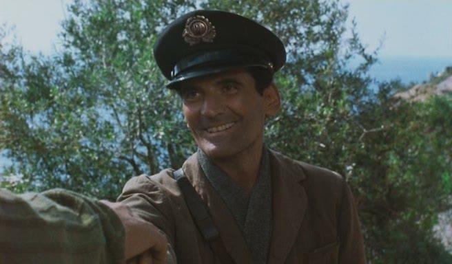 Кадр из фильма Почтальон / Il postino (1994)