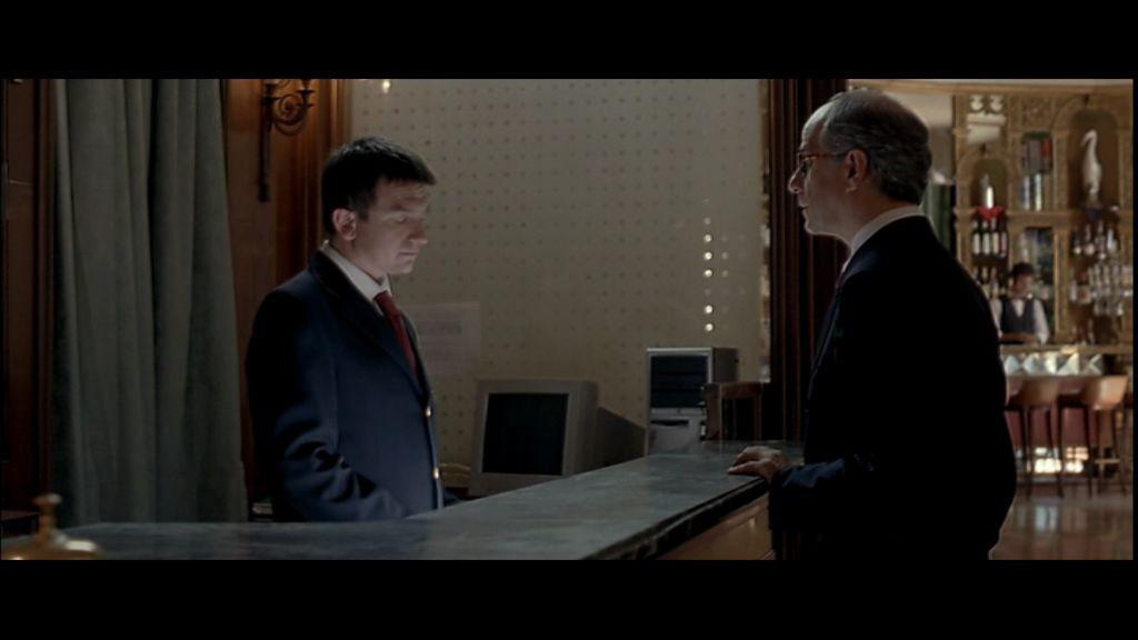 Кадр из фильма Последствия любви / Le conseguenze dell'amore (2004)