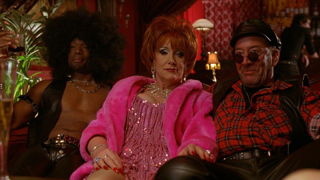 Кадр из фильма Странная парочка / Strange Bedfellows (2004)