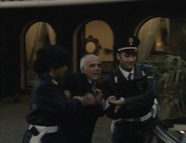 Кадр из фильма Сколько осталось до рассвета / A che punto è la notte (1994)