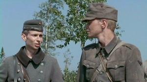 Кадры из фильма Вдали от линии фронта / Framom främsta linjen (2004)