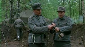 Кадры из фильма Вдали от линии фронта / Framom främsta linjen (2004)