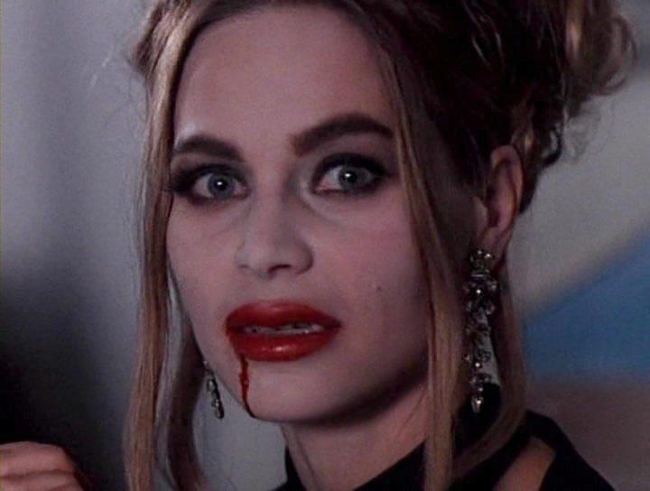 Кадр из фильма Девушка с голодными глазами / The Girl with the Hungry Eyes (1995)