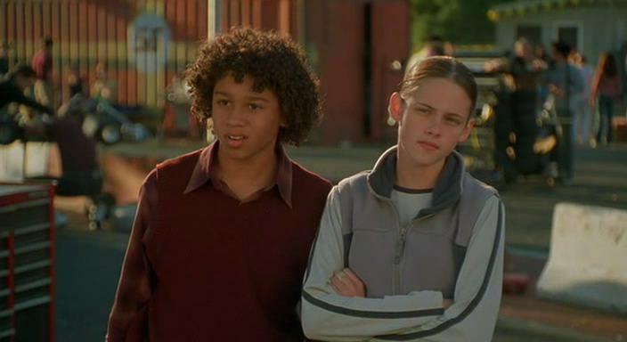 Кадр из фильма Запретная миссия / Catch That Kid (2004)