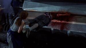 Кадры из фильма Давилка / The Mangler (1995)