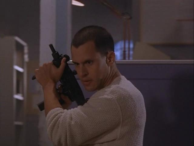 Кадр из фильма Смертельный захват / Deadly Outbreak (1995)