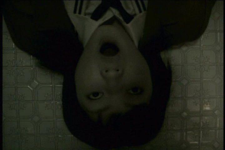 Кадр из фильма Дзю-рэй: Злобный дух / Ju-rei: Gekijô-ban - Kuro-ju-rei (2004)