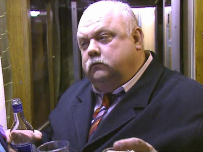 Кадр из фильма Между первой и второй (2004)