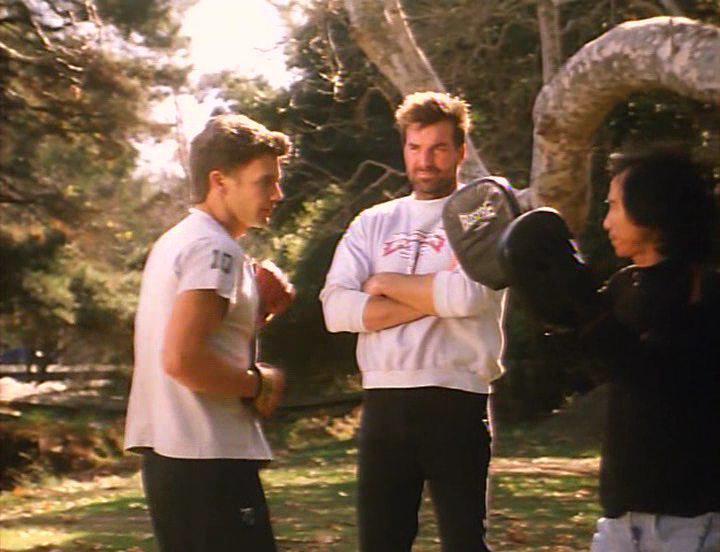 Кадр из фильма Железные кулаки / Hands of Stone (1995)