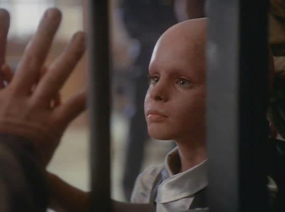 Кадр из фильма Нация пришельцев: Душа и тело / Alien Nation: Body and Soul (1995)