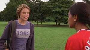 Кадры из фильма Играй как Бэкхем / Bend It Like Beckham (2003)