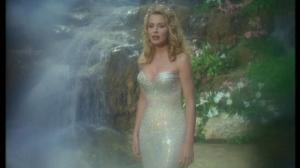 Кадры из фильма Ализея и прекрасный принц / Sorellina e il principe del sogno (1996)