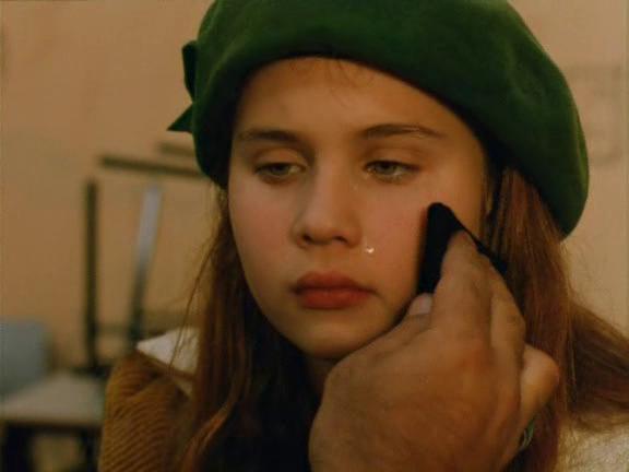 Кадр из фильма Святая Клара / Clara Hakedosha (1996)