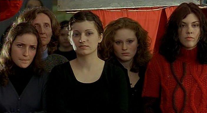 Кадр из фильма Земля и небо / Né terra né cielo (2003)