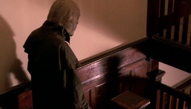 Кадр из фильма Перерезанное горло / Scared (2002)