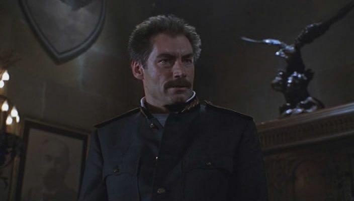 Кадр из фильма Парикмахерша и Чудовище / The Beautician and the Beast (1997)
