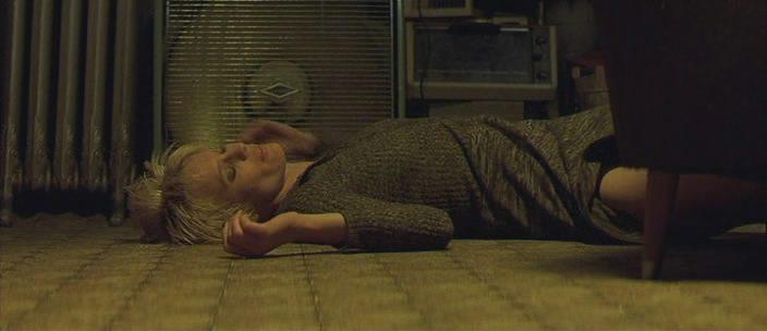 Кадр из фильма Она прекрасна / She's So Lovely (1997)
