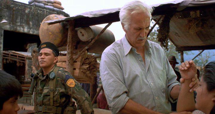 Кадр из фильма Эскадроны смерти / Men with Guns (1997)