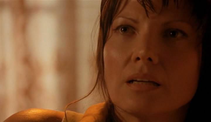 Кадр из фильма Двойник / The Assignment (1997)
