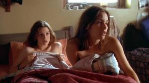 Кадры из фильма Вас не догонят / Lost and Delirious (2002)