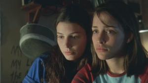 Кадры из фильма Вас не догонят / Lost and Delirious (2002)
