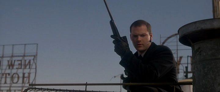 Кадр из фильма Особо опасный преступник / Most Wanted (1997)