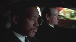 Кадры из фильма Люди в черном 2 / Men in Black 2 (2002)