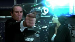 Кадры из фильма Люди в черном 2 / Men in Black 2 (2002)