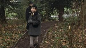 Кадры из фильма Остров на Птичьей улице / The Island on Bird Street (1997)