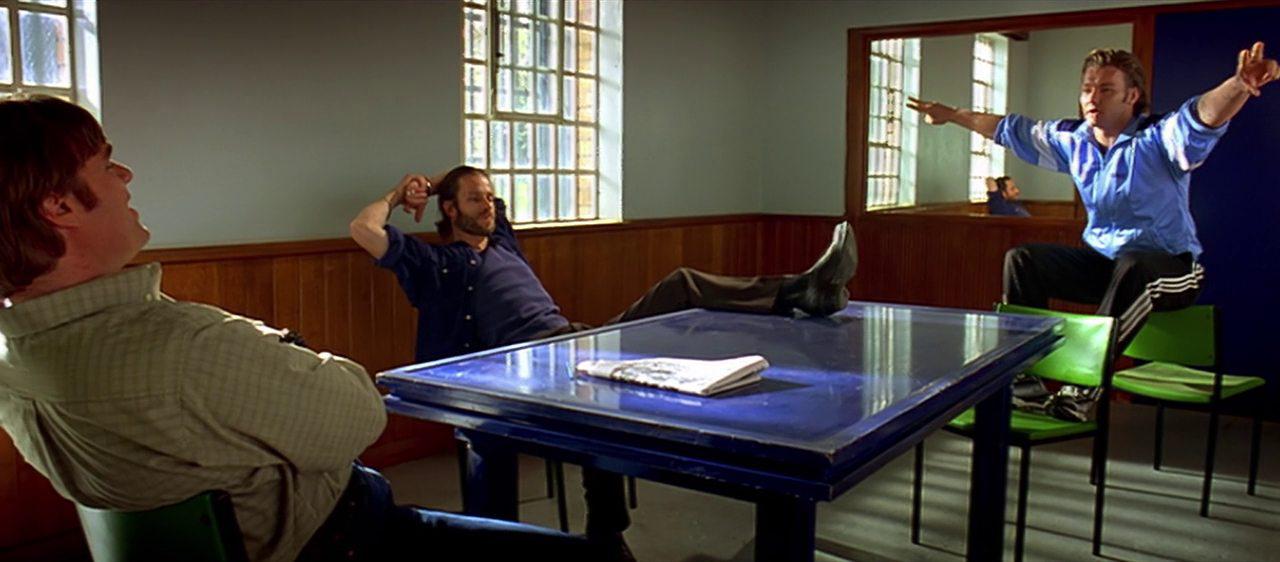 Кадр из фильма Слово вора / The Hard Word (2002)
