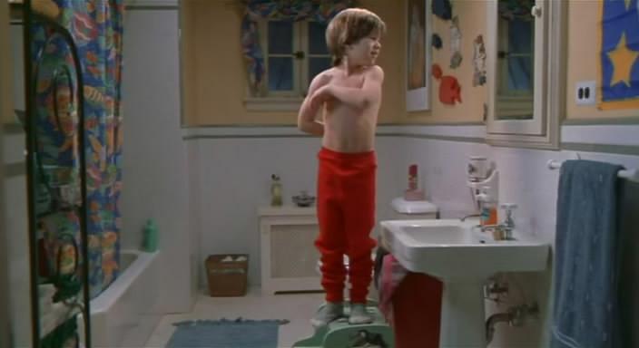 Кадр из фильма Один дома 3 / Home alone 3 (1997)