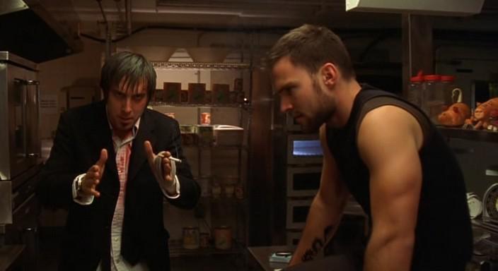 Кадр из фильма Бесшабашное ограбление / Stark Raving Mad (2002)
