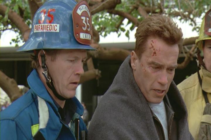 Кадр из фильма Возмещение ущерба / Collateral Damage (2002)