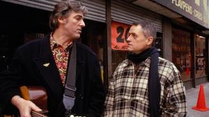 Кадры из фильма Хичкок. Концерт в магазине / Storefront Hitchcock (1998)