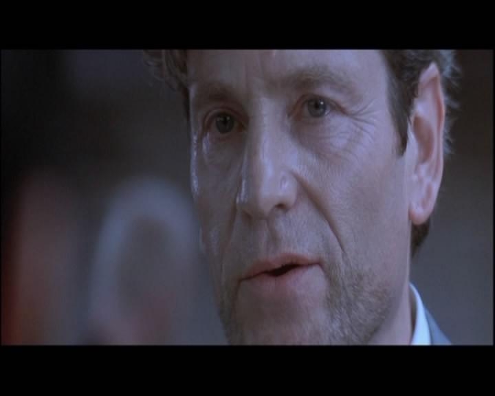 Кадр из фильма Поцелуй дракона / Kiss of the Dragon (2002)