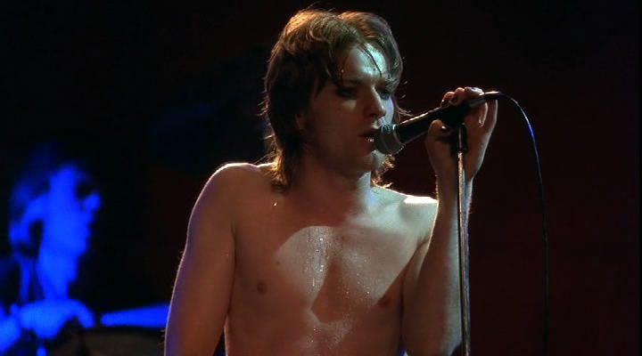 Кадр из фильма Бархатная золотая жила / Velvet Goldmine (1998)