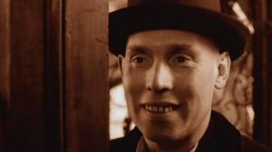 Кадры из фильма Про уродов и людей (1998)