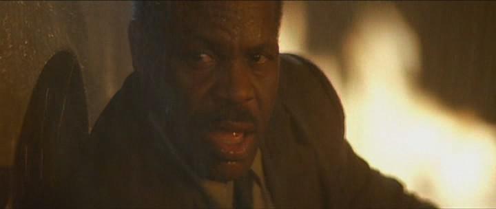 Кадр из фильма Смертельное оружие 4 / Lethal Weapon 4 (1998)