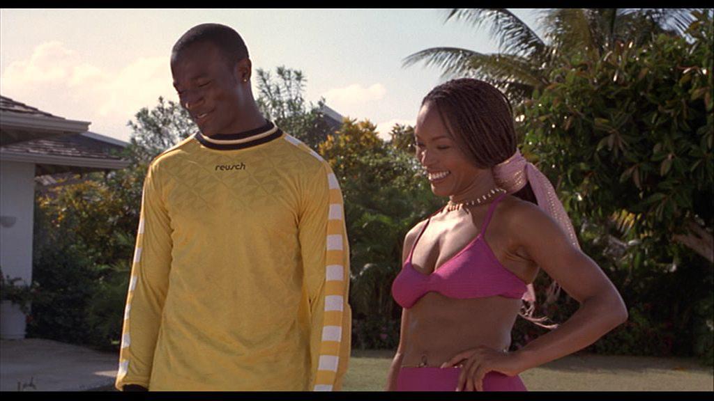 Кадр из фильма Увлечение Стеллы / How Stella Got Her Groove Back (1998)