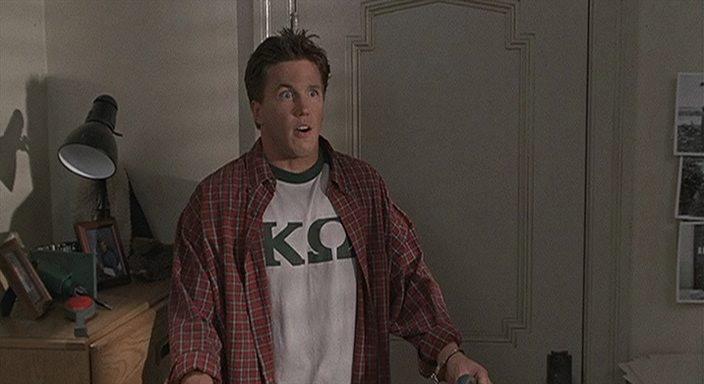 Кадр из фильма Мертвец в колледже / Dead Man on Campus (1998)