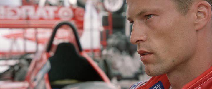 Кадр из фильма Гонщик / Driven (2001)