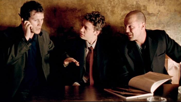 Кадр из фильма Карты, деньги и два ствола / Lock, Stock and Two Smoking Barrels (1998)