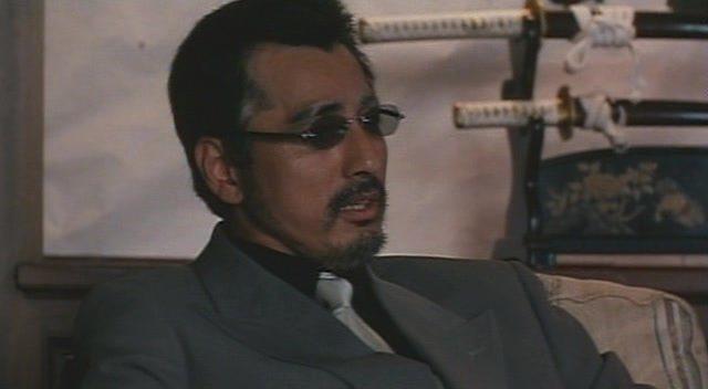 Кадр из фильма Братство якудзы: Война кланов / Araburu tamashii-tachi (2001)